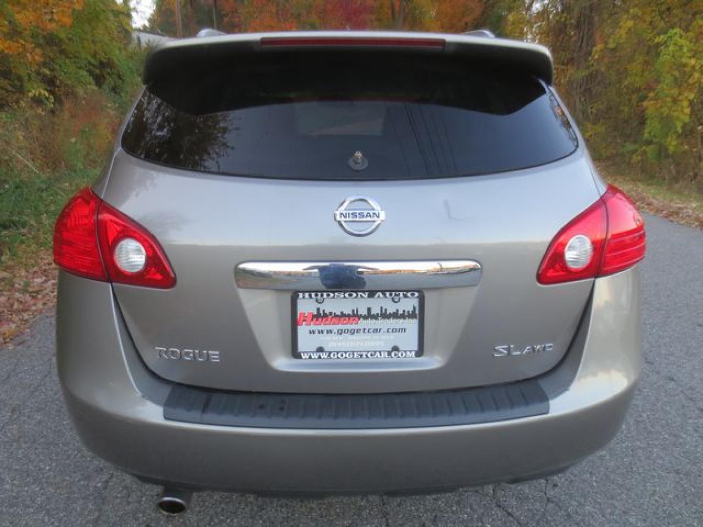 2012 Gray /Gray Nissan Rogue SL (JN8AS5MVXCW) with an 2.5L L4 DOHC 16V engine, Automatic transmission, located at 270 US Route 6, Mahopac, NY, 10541, (845) 621-0895, 41.349022, -73.755280 - Photo#5