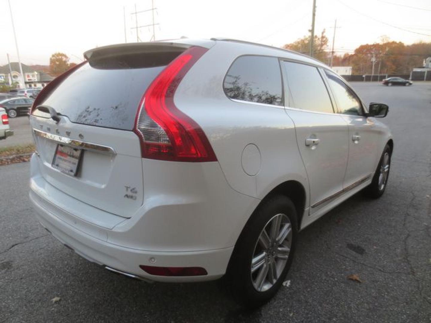 2016 White /Tan Volvo XC60 T6 Drive-E Premier AWD (YV449MRK4G2) with an 2.0L L4 DOHC 16V TURBO engine, Automatic transmission, located at 270 US Route 6, Mahopac, NY, 10541, (845) 621-0895, 41.349022, -73.755280 - Photo#1