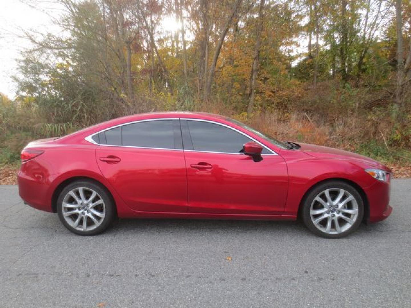 2017 Red /Black Mazda Mazda6 Touring (JM1GL1V56H1) with an 2.5L L4 DOHC 16V engine, Automatic transmission, located at 270 US Route 6, Mahopac, NY, 10541, (845) 621-0895, 41.349022, -73.755280 - Photo#10