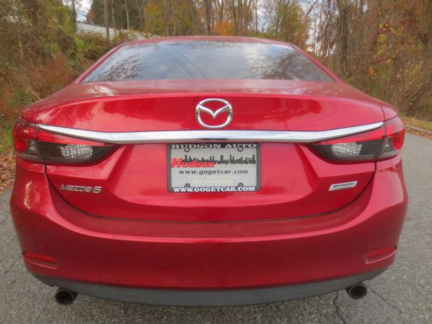 2017 Red /Black Mazda Mazda6 Touring (JM1GL1V56H1) with an 2.5L L4 DOHC 16V engine, Automatic transmission, located at 270 US Route 6, Mahopac, NY, 10541, (845) 621-0895, 41.349022, -73.755280 - Photo#4