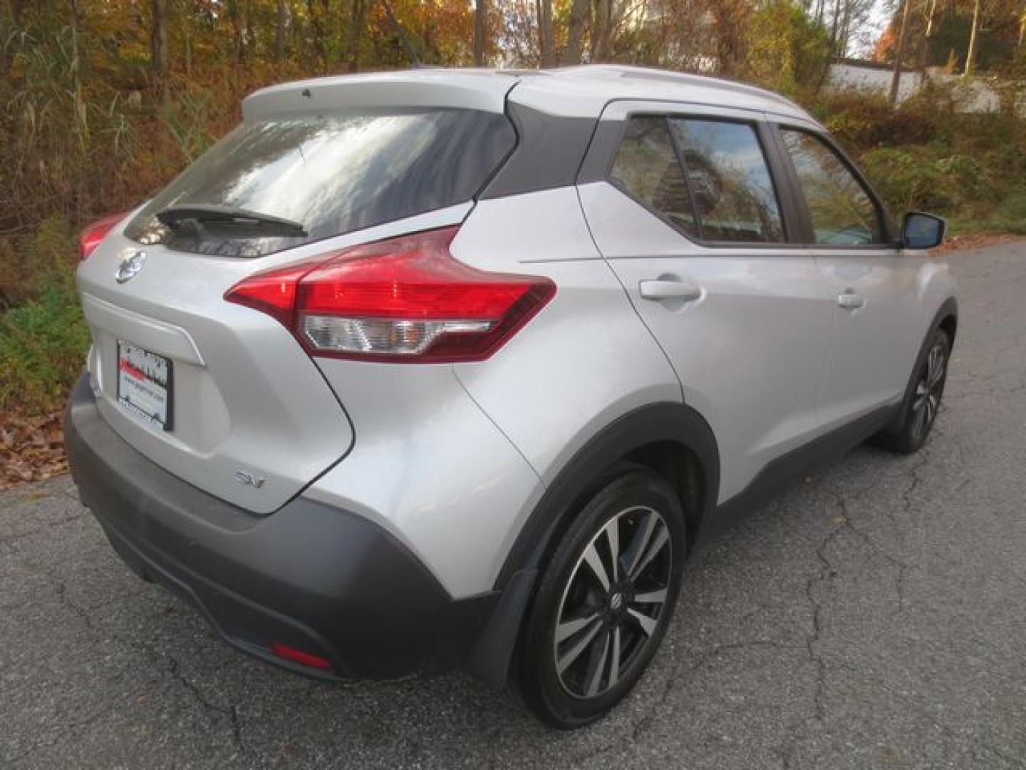 2018 Gray /Black Nissan Kicks SV (3N1CP5CU9JL) with an 1.6L 4 cylinder engine, Automatic transmission, located at 270 US Route 6, Mahopac, NY, 10541, (845) 621-0895, 41.349022, -73.755280 - Photo#3