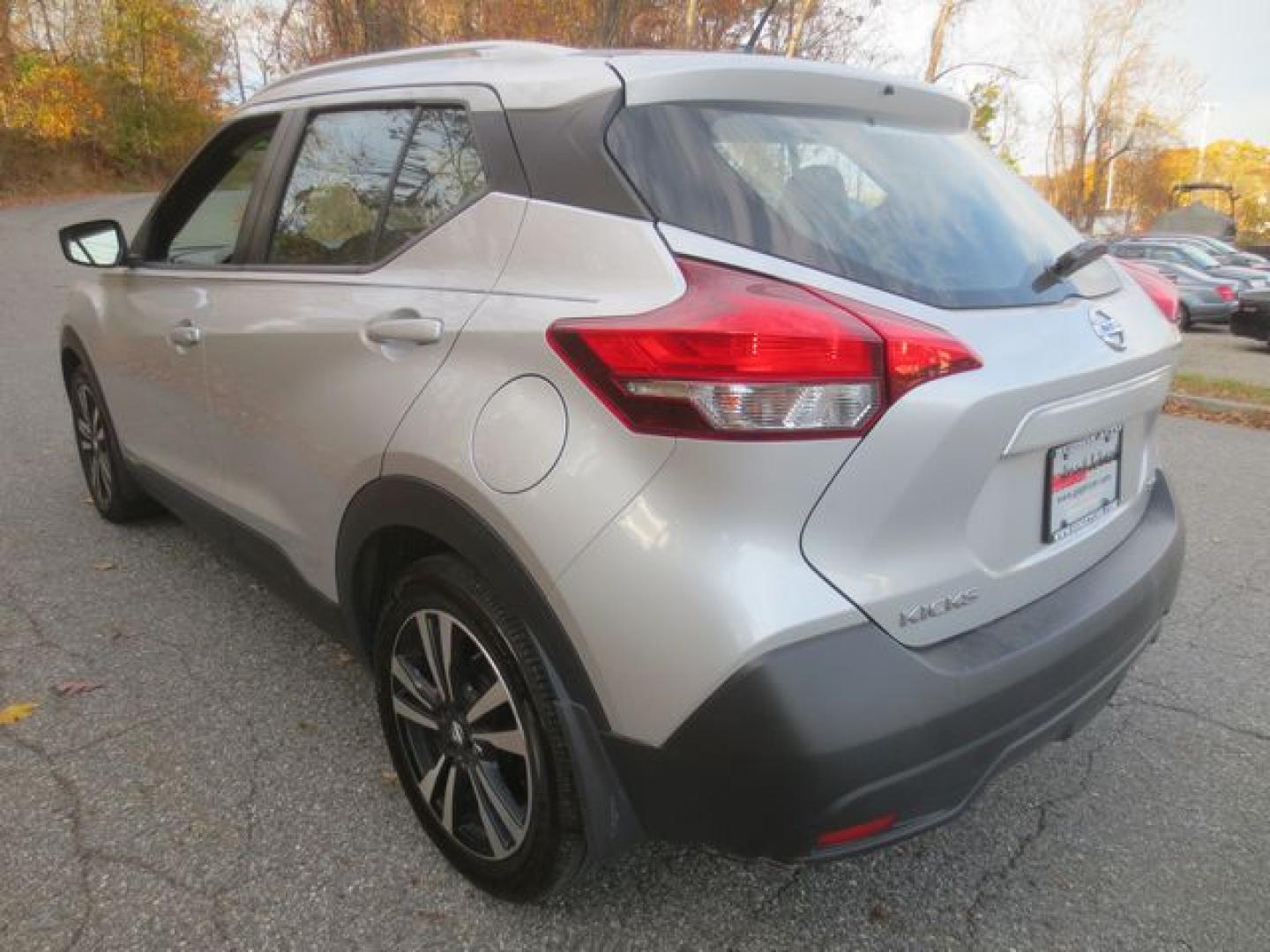 2018 Gray /Black Nissan Kicks SV (3N1CP5CU9JL) with an 1.6L 4 cylinder engine, Automatic transmission, located at 270 US Route 6, Mahopac, NY, 10541, (845) 621-0895, 41.349022, -73.755280 - Photo#4