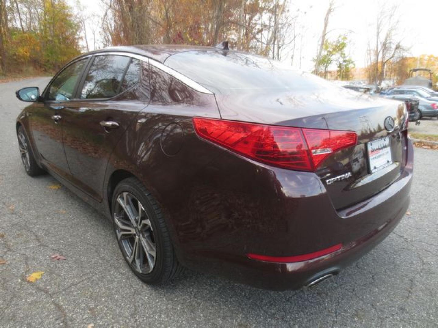 2013 Red /Beige Kia Optima LX (5XXGM4A74DG) with an 2.4L L4 DOHC 16V engine, Automatic transmission, located at 270 US Route 6, Mahopac, NY, 10541, (845) 621-0895, 41.349022, -73.755280 - Photo#4