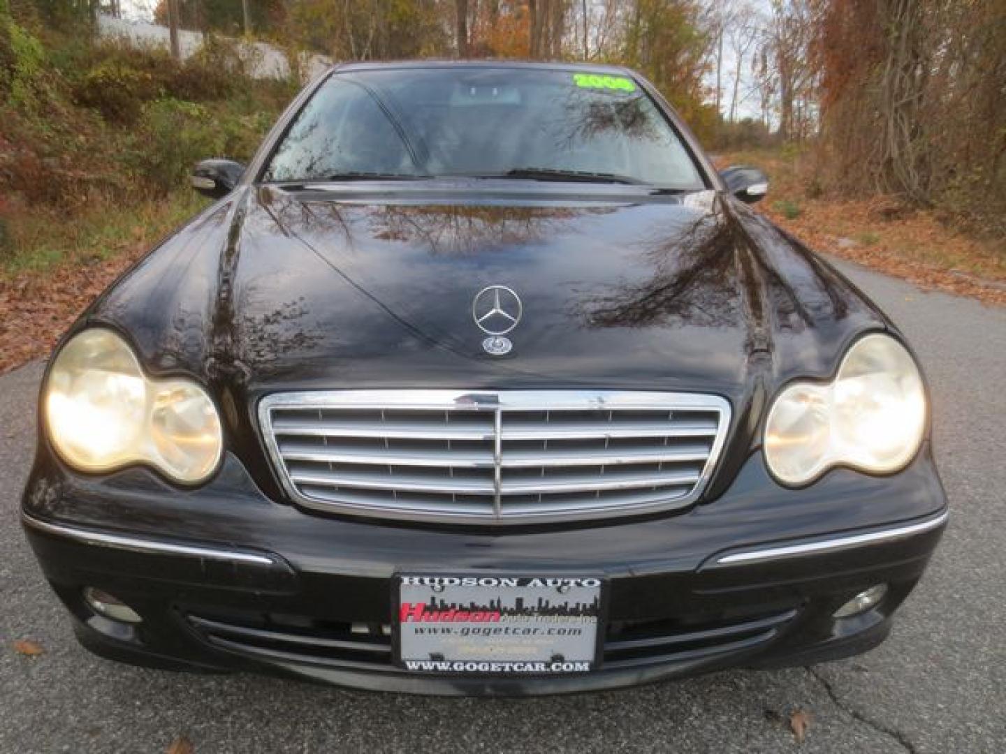 2006 Black /Black Mercedes-Benz C-Class C280 Luxury Sedan (WDBRF92H16F) with an 3.2L V6 SOHC 18V engine, Automatic transmission, located at 270 US Route 6, Mahopac, NY, 10541, (845) 621-0895, 41.349022, -73.755280 - Photo#2