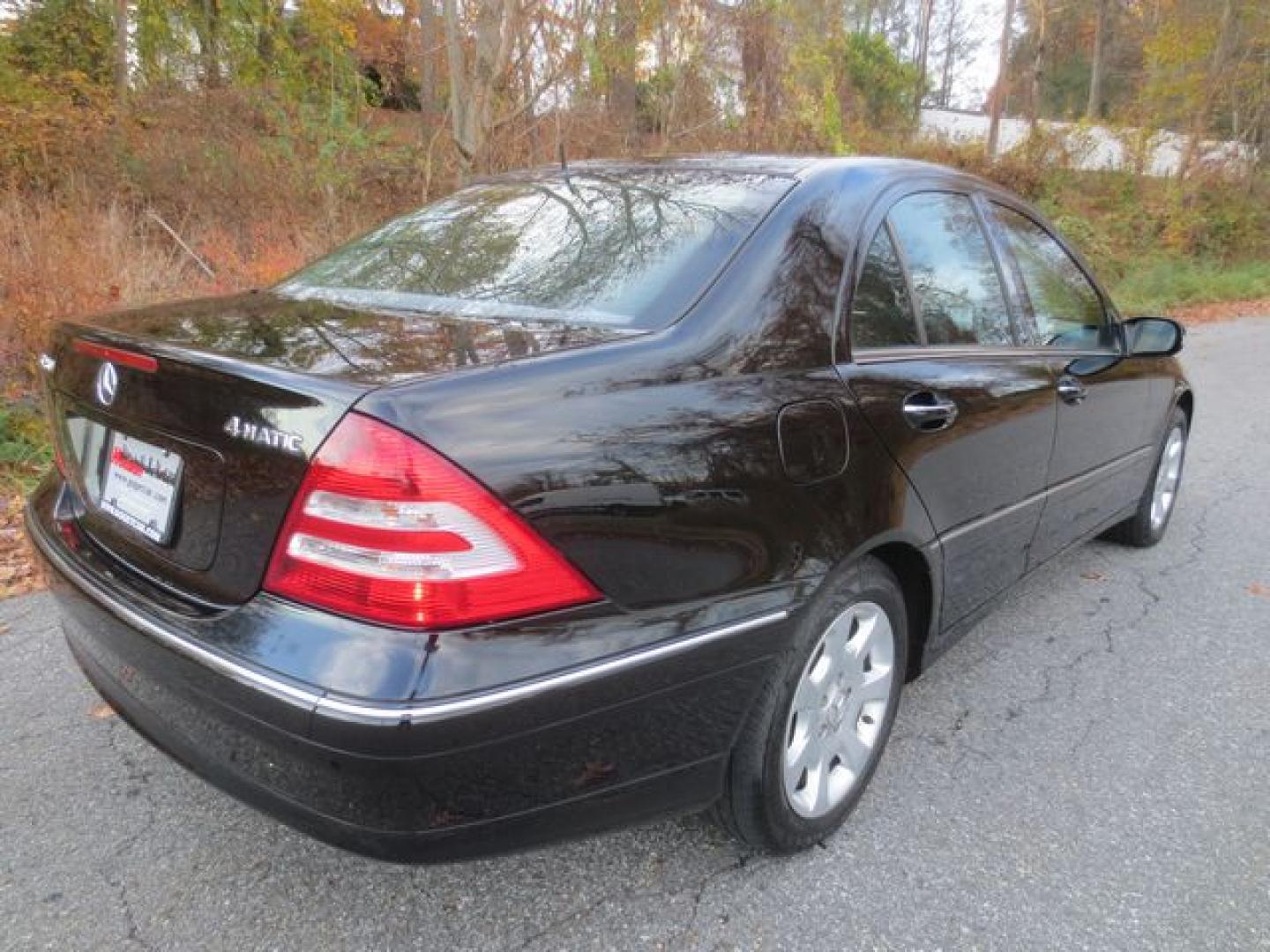 2006 Black /Black Mercedes-Benz C-Class C280 Luxury Sedan (WDBRF92H16F) with an 3.2L V6 SOHC 18V engine, Automatic transmission, located at 270 US Route 6, Mahopac, NY, 10541, (845) 621-0895, 41.349022, -73.755280 - Photo#3