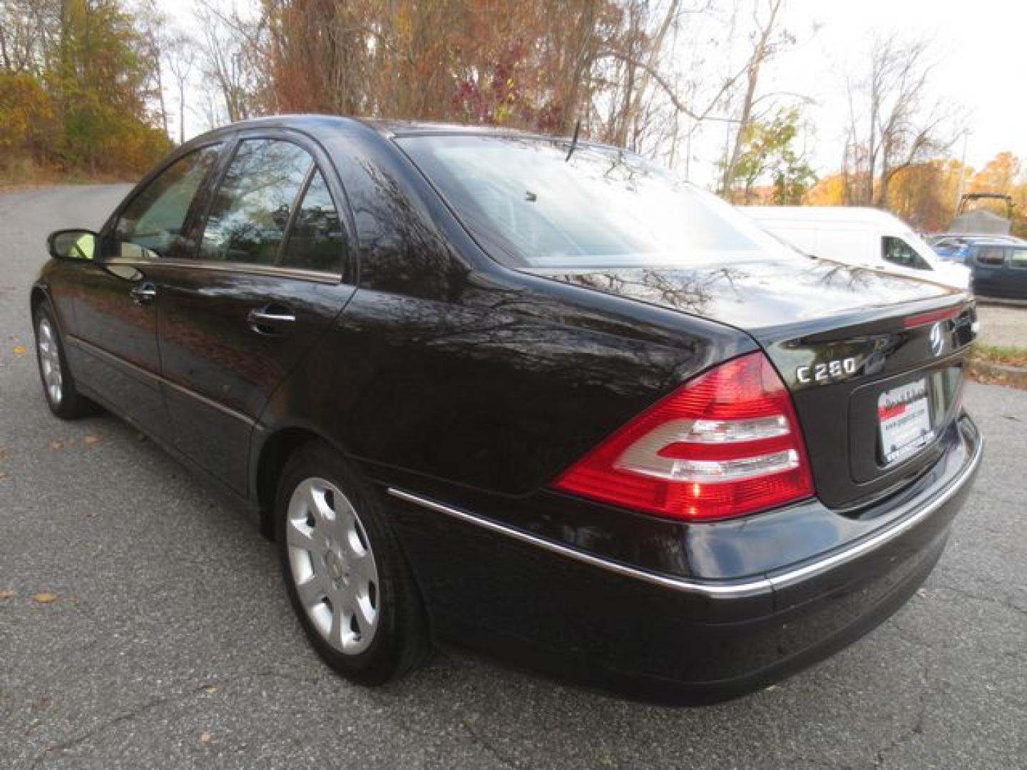 2006 Black /Black Mercedes-Benz C-Class C280 Luxury Sedan (WDBRF92H16F) with an 3.2L V6 SOHC 18V engine, Automatic transmission, located at 270 US Route 6, Mahopac, NY, 10541, (845) 621-0895, 41.349022, -73.755280 - Photo#4