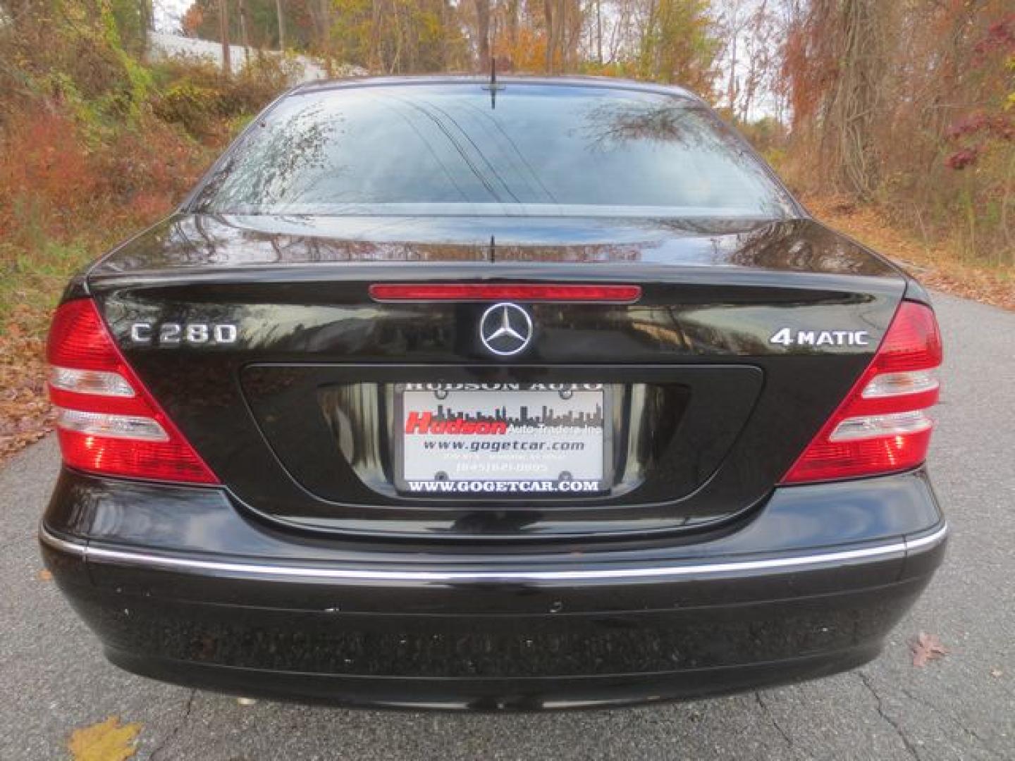 2006 Black /Black Mercedes-Benz C-Class C280 Luxury Sedan (WDBRF92H16F) with an 3.2L V6 SOHC 18V engine, Automatic transmission, located at 270 US Route 6, Mahopac, NY, 10541, (845) 621-0895, 41.349022, -73.755280 - Photo#5