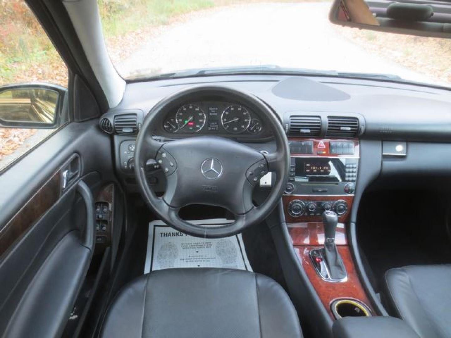 2006 Black /Black Mercedes-Benz C-Class C280 Luxury Sedan (WDBRF92H16F) with an 3.2L V6 SOHC 18V engine, Automatic transmission, located at 270 US Route 6, Mahopac, NY, 10541, (845) 621-0895, 41.349022, -73.755280 - Photo#8