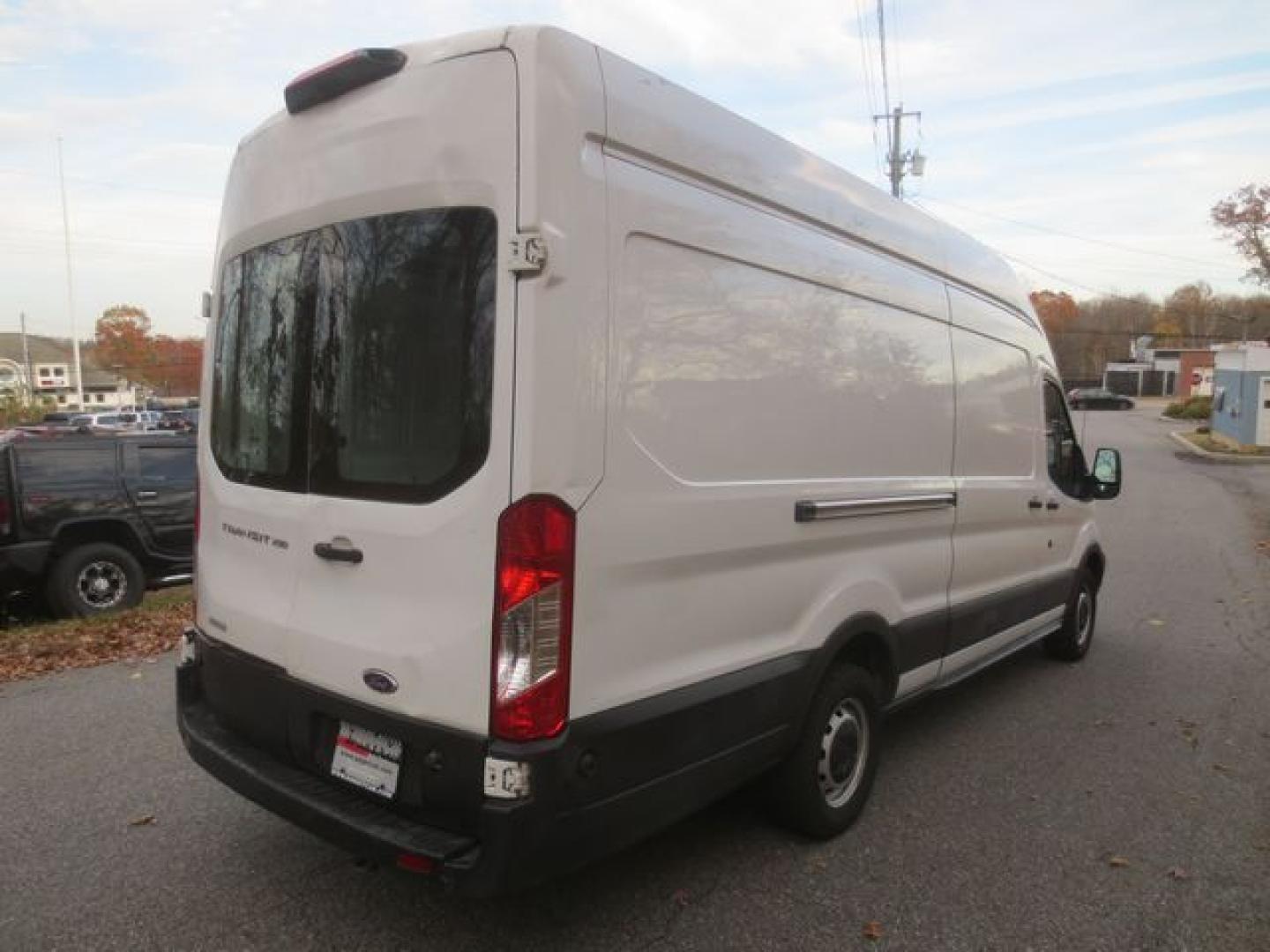 2019 White /Gray Ford Transit 250 Van High Roof w/Sliding Pass. 148-in. WB (1FTYR3XG4KK) with an 3.5L V6 DOHC 24V engine, 6A transmission, located at 270 US Route 6, Mahopac, NY, 10541, (845) 621-0895, 41.349022, -73.755280 - Photo#1