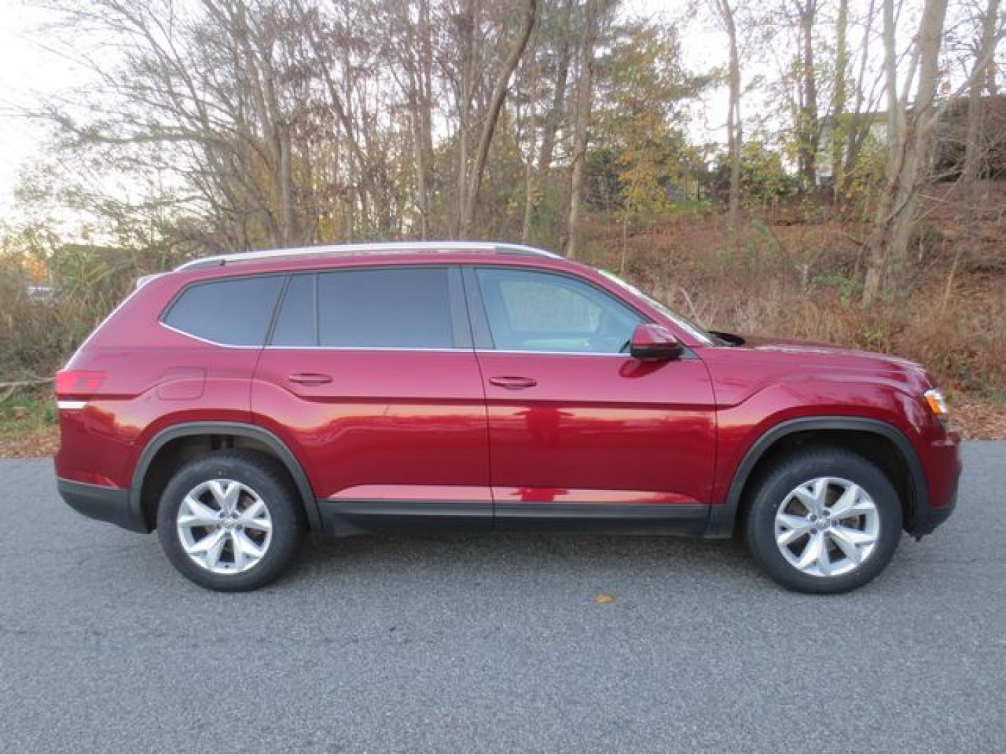 2018 Red /Black Volkswagen Atlas V6 S AWD (1V2GR2CAXJC) with an 3.6L V6 DOHC 24V engine, 8A transmission, located at 270 US Route 6, Mahopac, NY, 10541, (845) 621-0895, 41.349022, -73.755280 - Photo#12