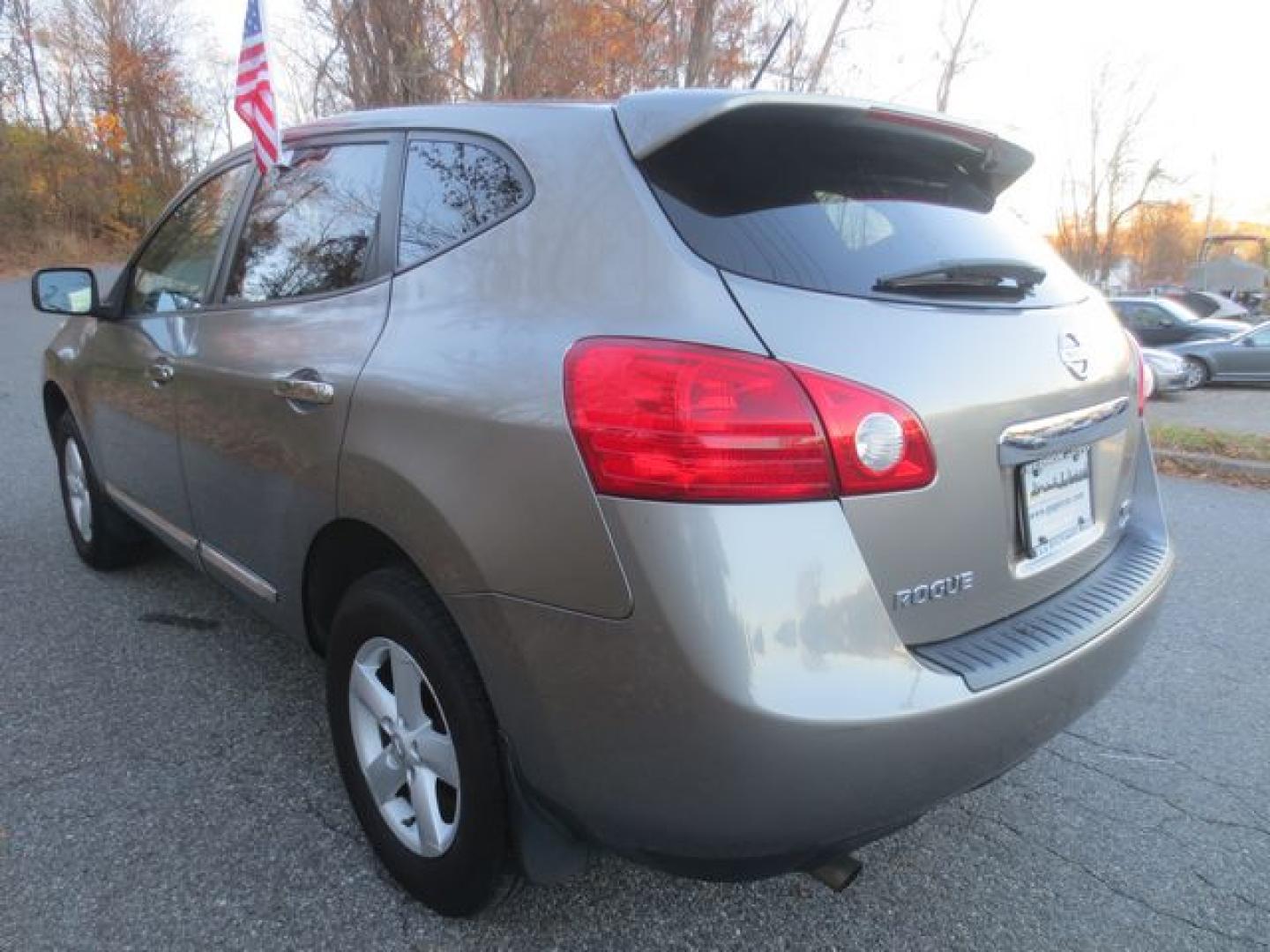 2012 Gray /Black Nissan Rogue S (JN8AS5MV1CW) with an 2.5L L4 DOHC 16V engine, Automatic transmission, located at 270 US Route 6, Mahopac, NY, 10541, (845) 621-0895, 41.349022, -73.755280 - Photo#4