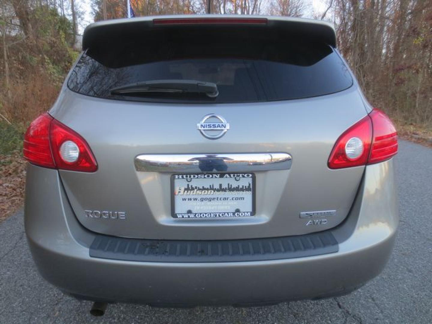 2012 Gray /Black Nissan Rogue S (JN8AS5MV1CW) with an 2.5L L4 DOHC 16V engine, Automatic transmission, located at 270 US Route 6, Mahopac, NY, 10541, (845) 621-0895, 41.349022, -73.755280 - Photo#5