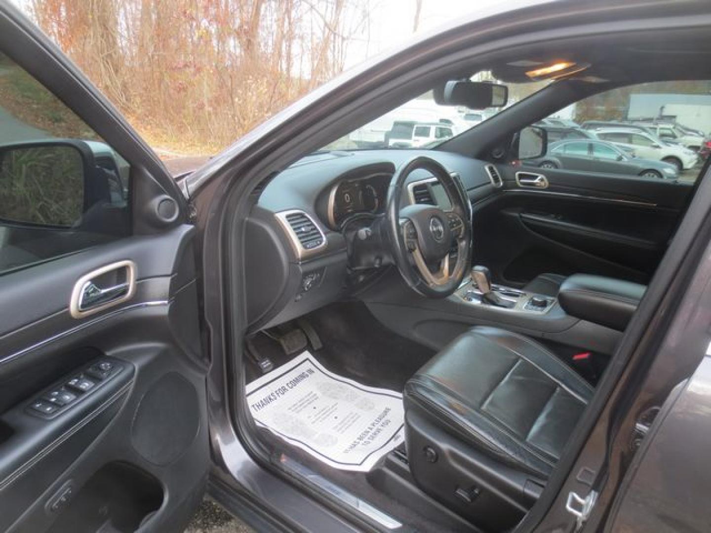 2016 Gray /Black Jeep Grand Cherokee Limited (1C4RJFBG7GC) with an 3.6L V6 DOHC 24V engine, Automatic 8 Speed transmission, located at 270 US Route 6, Mahopac, NY, 10541, (845) 621-0895, 41.349022, -73.755280 - Photo#6