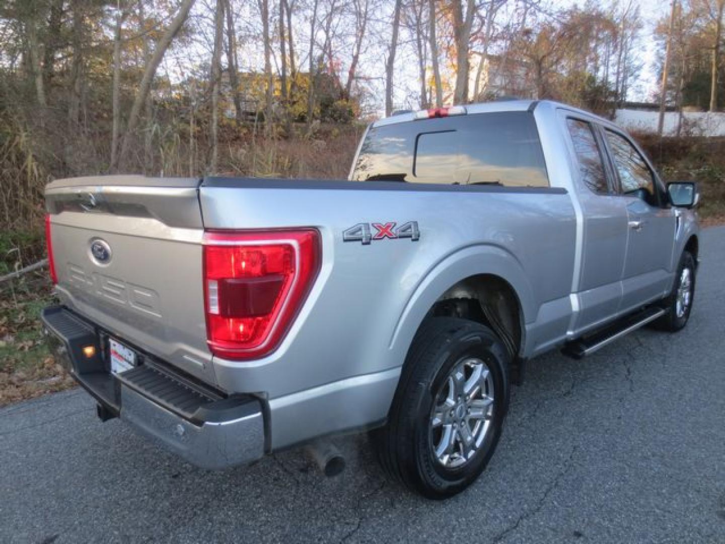 2022 Silver /Black Ford F-150 XLT SuperCab 6.5-ft. 4WD (1FTEX1EP5NK) with an 2.7L V6 DOHC 24V engine, Automatic transmission, located at 270 US Route 6, Mahopac, NY, 10541, (845) 621-0895, 41.349022, -73.755280 - Photo#3