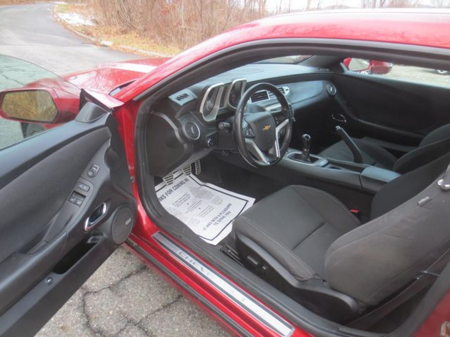 2014 Red /black Chevrolet Camaro Coupe 1LT (2G1FF1E33E9) with an 3.6L V6 DOHC 24V FFV engine, 6-Speed Manual transmission, located at 270 US Route 6, Mahopac, NY, 10541, (845) 621-0895, 41.349022, -73.755280 - Photo#6