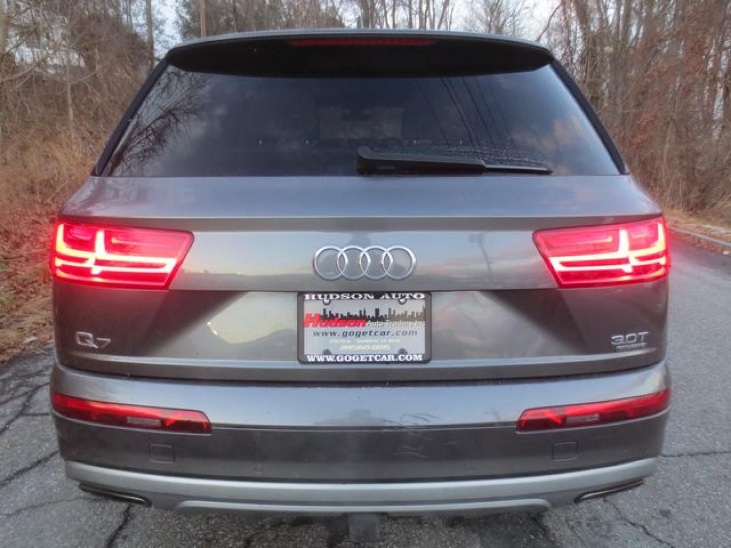 2018 Gray /Gray Audi Q7 Prestige (WA1VAAF73JD) with an 3.0L V6 DOHC 24V TURBO engine, Automatic 8 Speed transmission, located at 270 US Route 6, Mahopac, NY, 10541, (845) 621-0895, 41.349022, -73.755280 - Photo#5